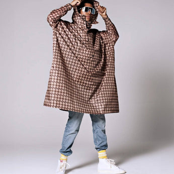 Regenponcho aus recyceltem Polyester 