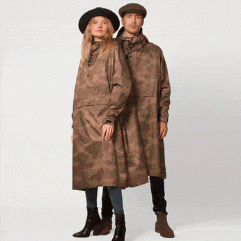 Regenponcho aus recyceltem Polyester 