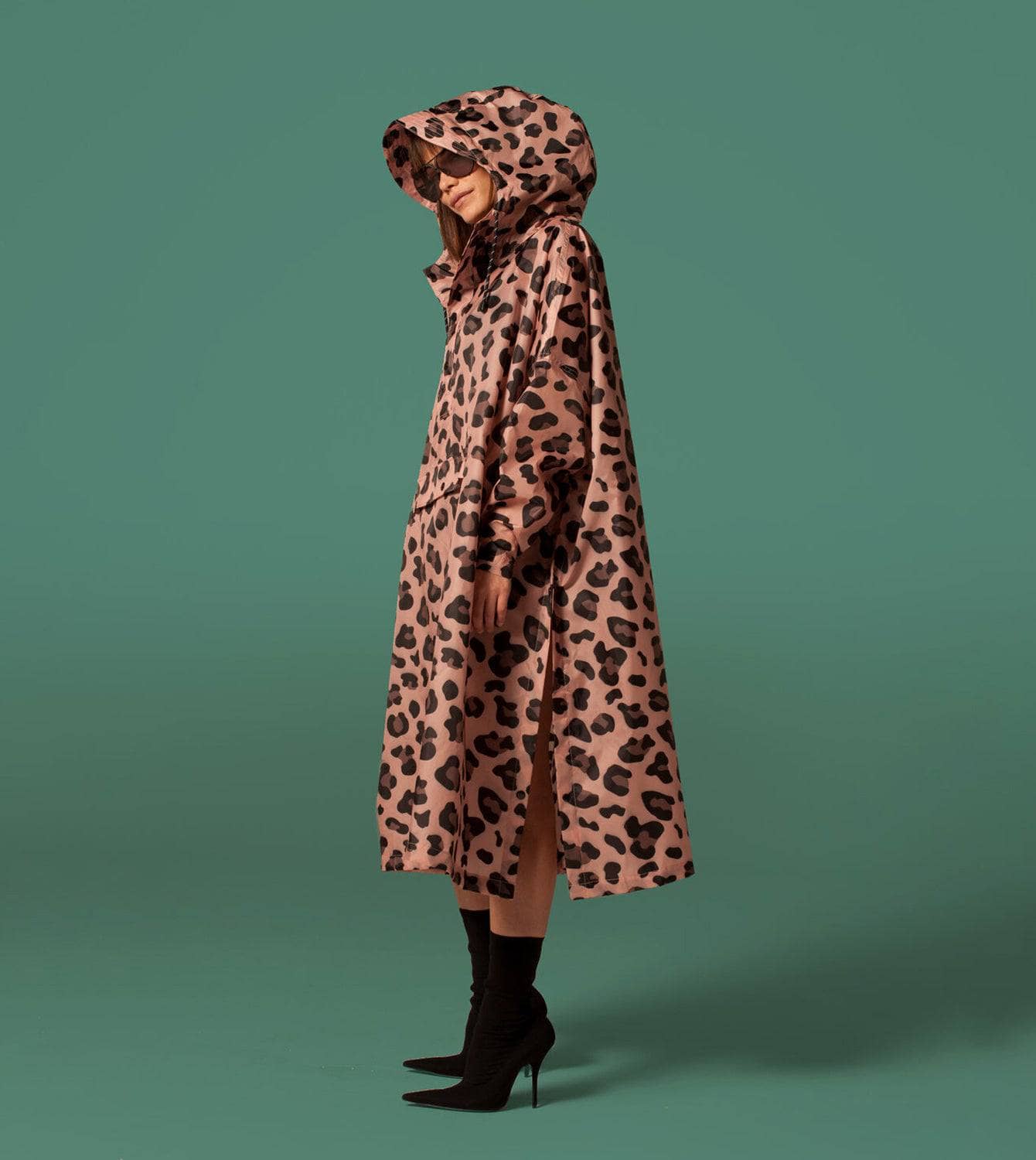 Regenponcho aus recyceltem Polyester
