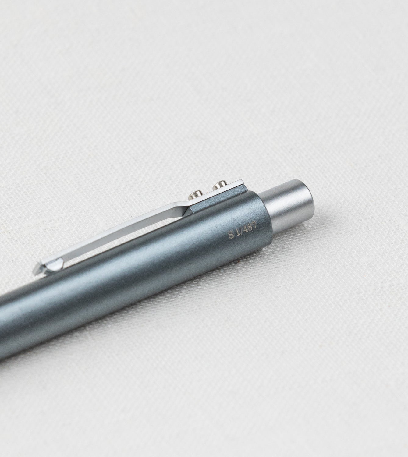 Humanium-Metall Stift