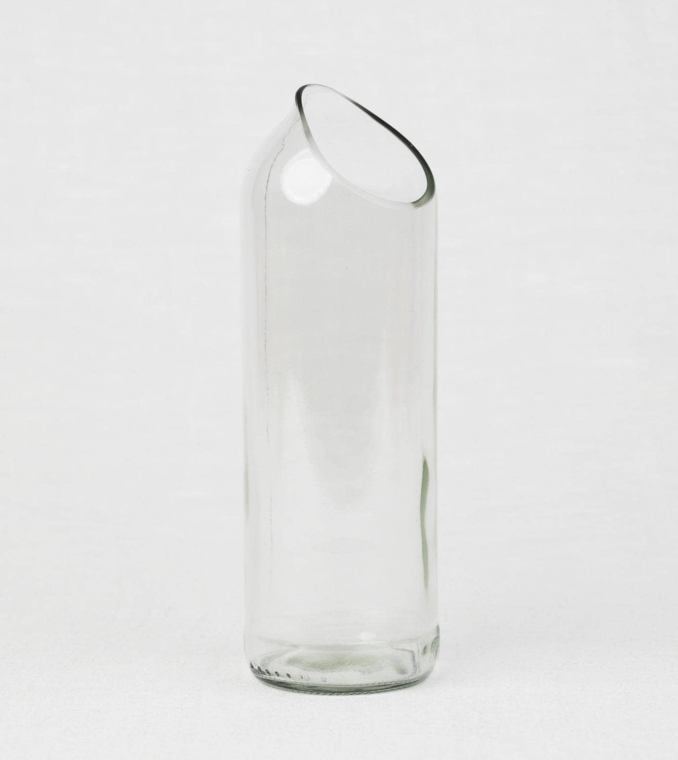 Wasserkaraffe aus Weinflaschen-Upcycling