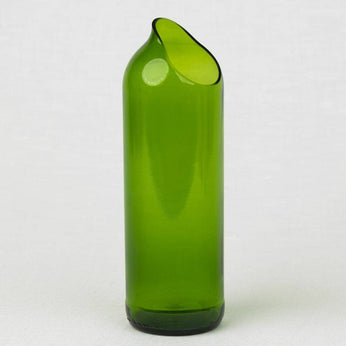Wasserkaraffe aus Weinflaschen-Upcycling 