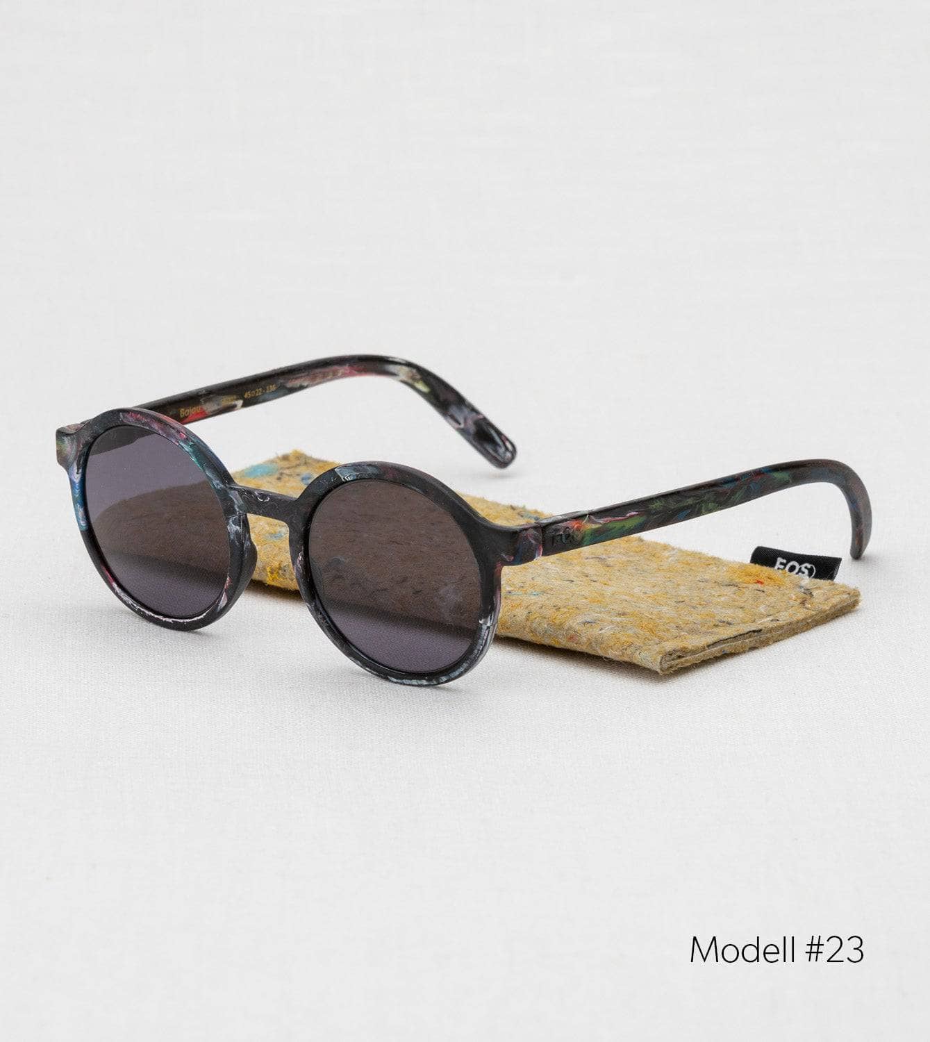 Sonnenbrille aus recyceltem Plastik - farbig