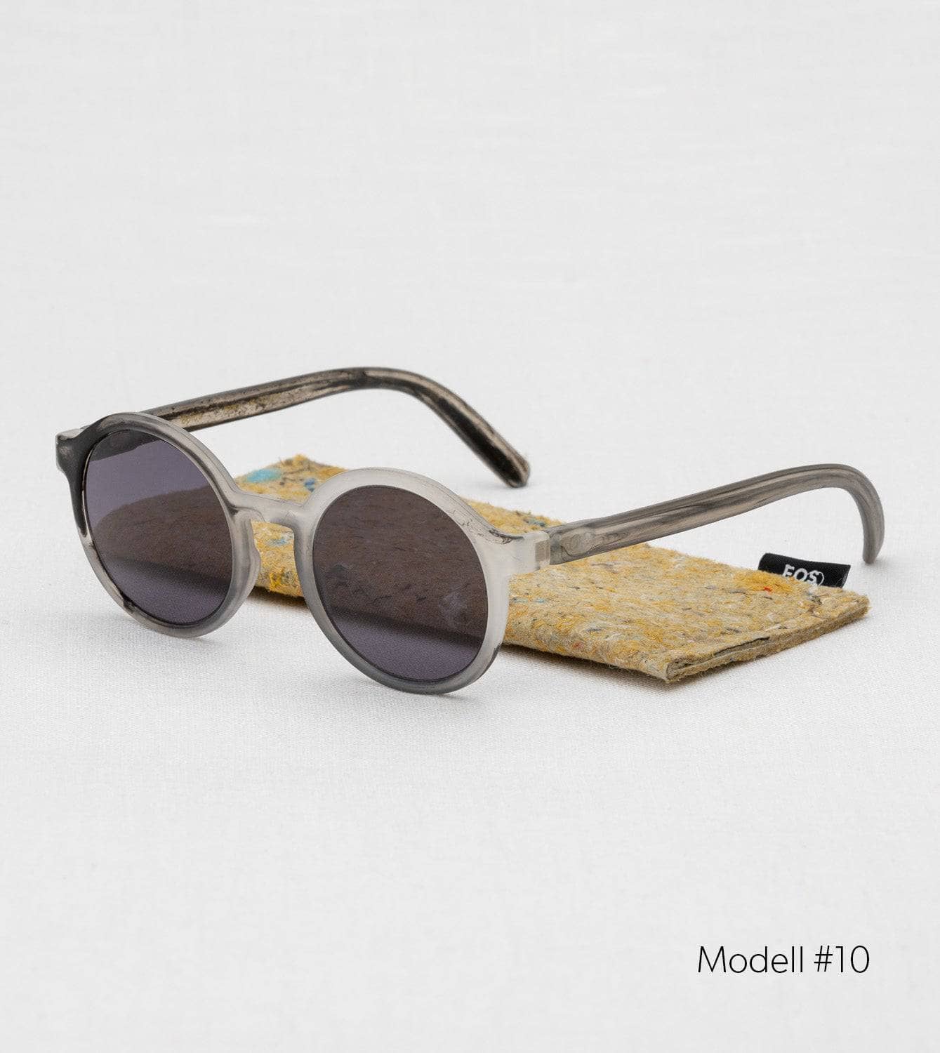 Sonnenbrille aus recyceltem Plastik - grau