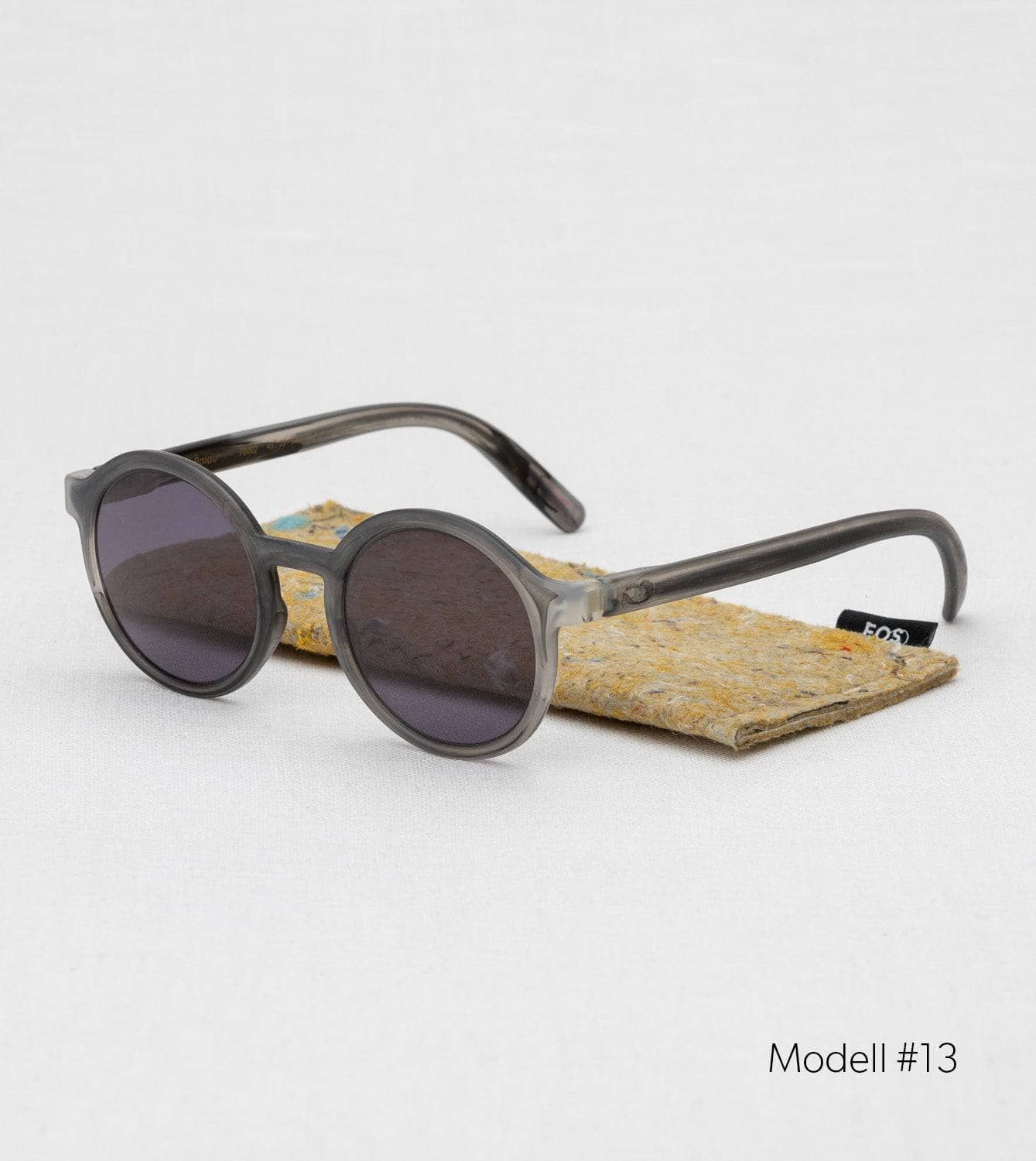 Sonnenbrille aus recyceltem Plastik - grau