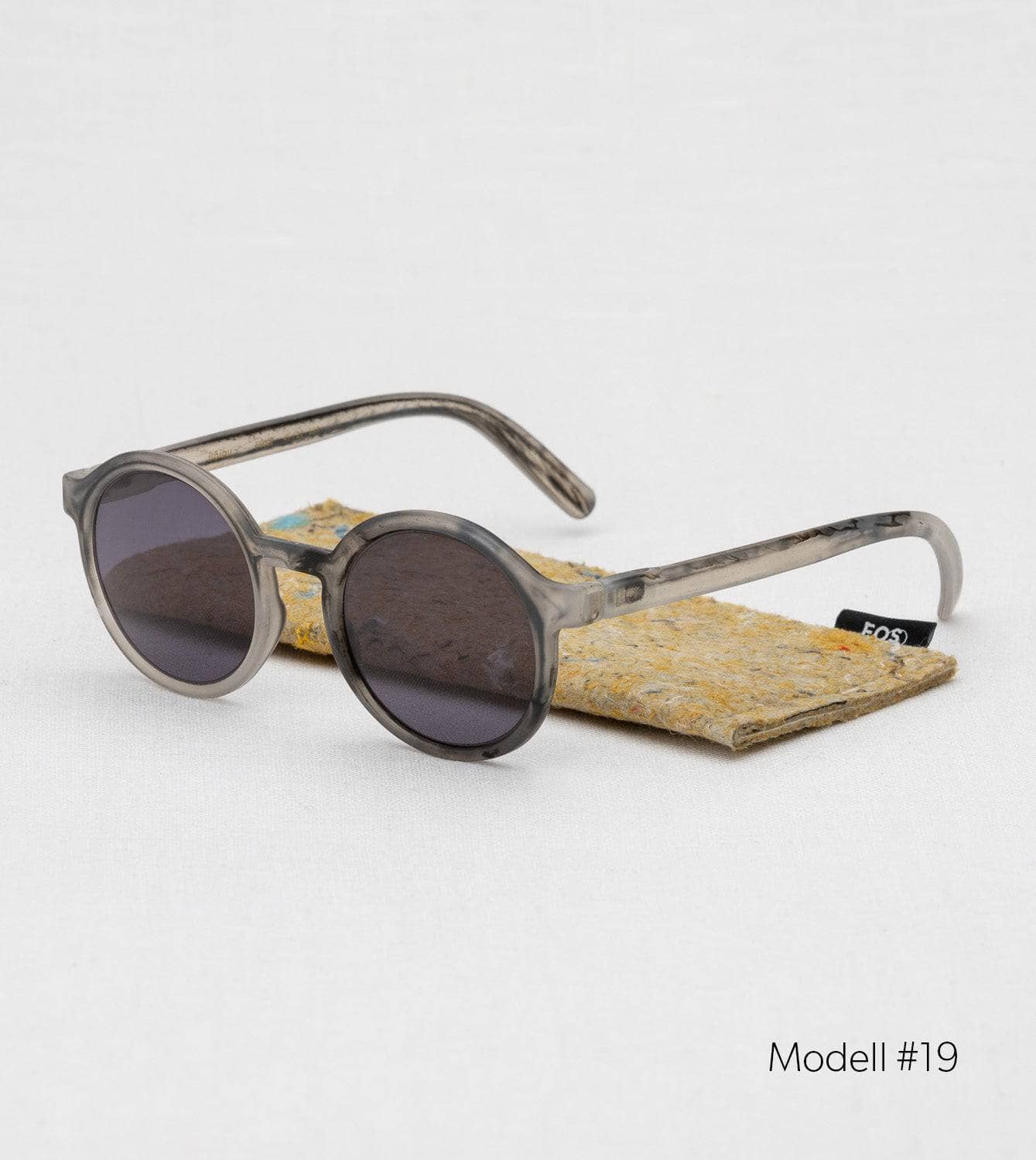 Sonnenbrille aus recyceltem Plastik - grau