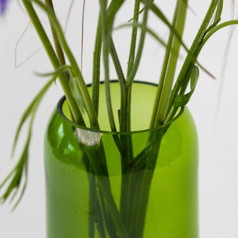 Vase aus Weinflaschen-Upcycling 