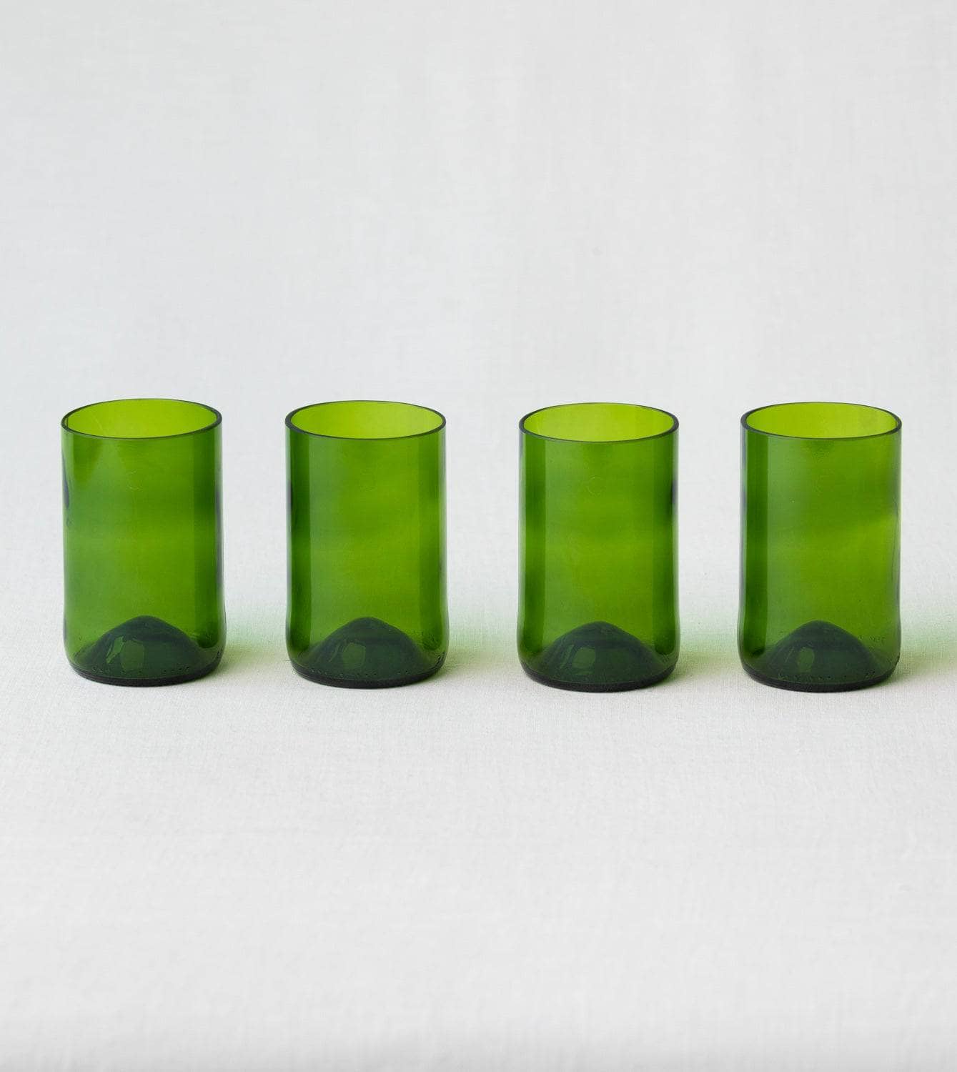 Trinkgläser aus Weinflaschen-Upcycling