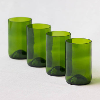 Trinkgläser aus Weinflaschen-Upcycling 