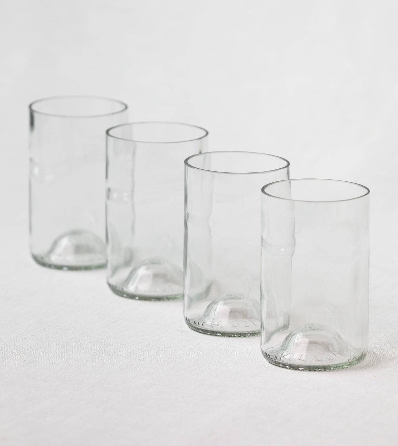 Trinkgläser aus Weinflaschen-Upcycling