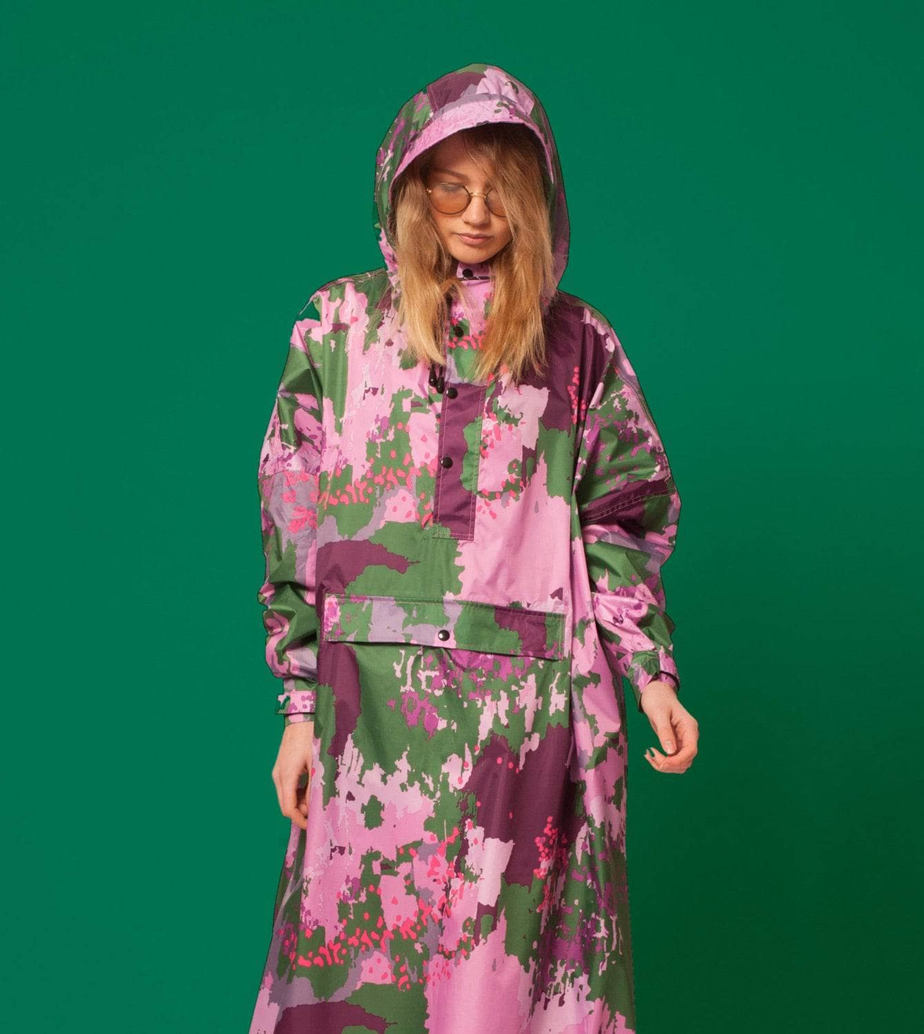 Regenponcho aus recyceltem Polyester