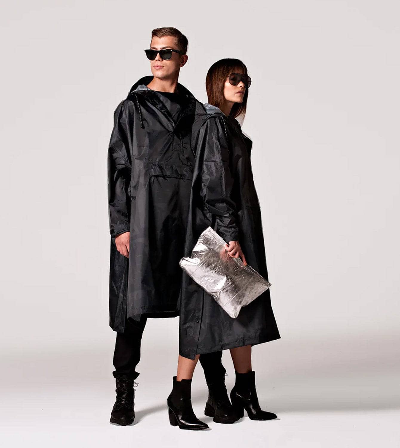 Regenponcho aus recyceltem Polyester