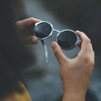Sonnenbrille aus recyceltem Plastik - grau 