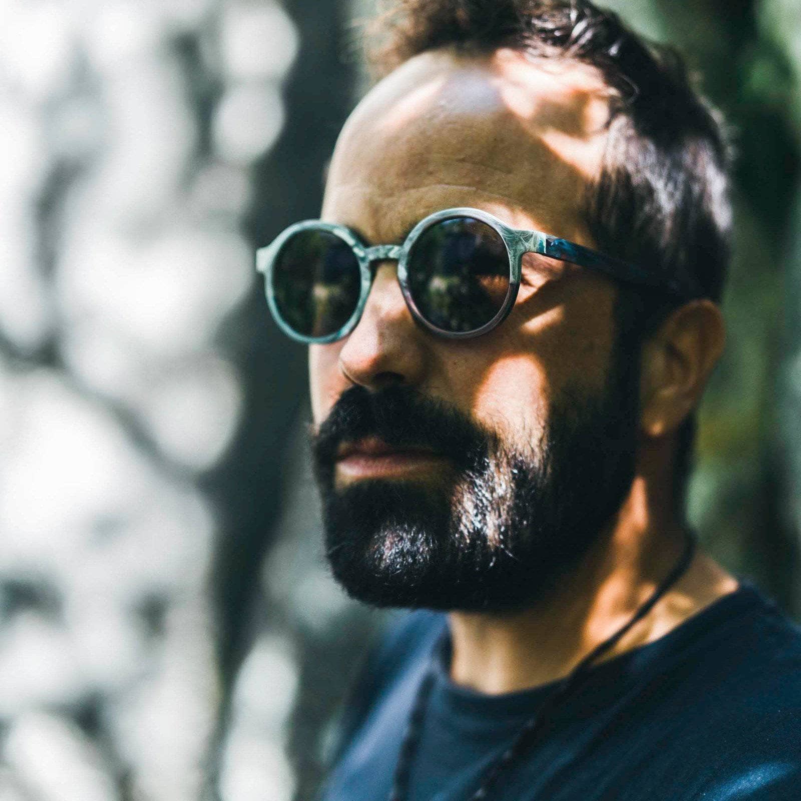 Sonnenbrille aus recyceltem Plastik - grau