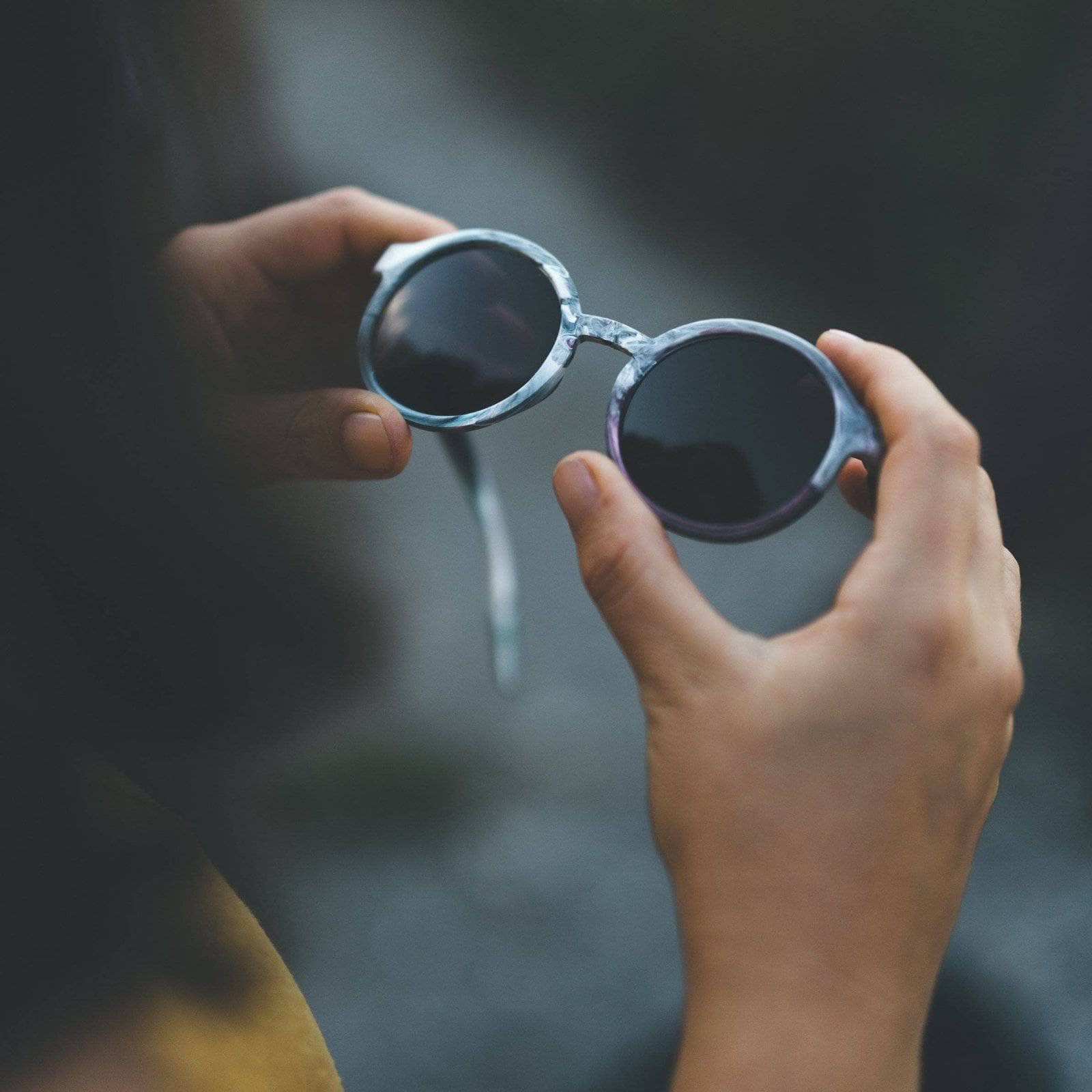 Sonnenbrille aus recyceltem Plastik - farbig